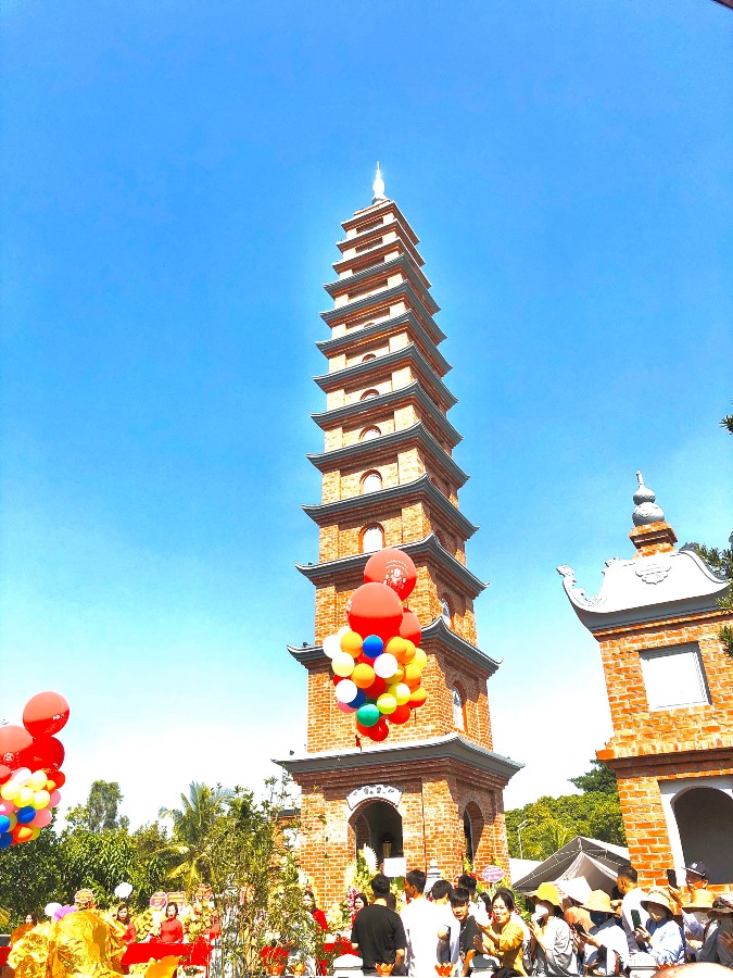 Chùa Cảnh Huống (Đông Triều) long trọng khánh thành bảo tháp Phật hoàng Trần Nhân Tông 
